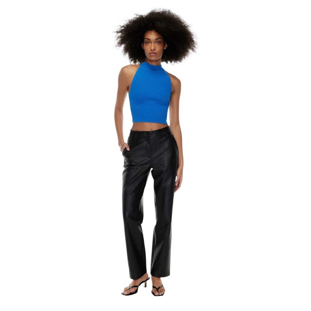 Aritzia
Babaton
Sculpt Knit Mockneck Halter Top - Picture 3 of 9